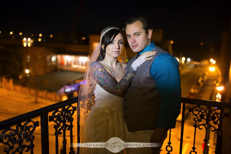 Nighttine-Wedding-Picture-Bride-Groom-Wedding-Photography-Ideas-inspiration-Wilmington-NC-Balcony-On-Dock