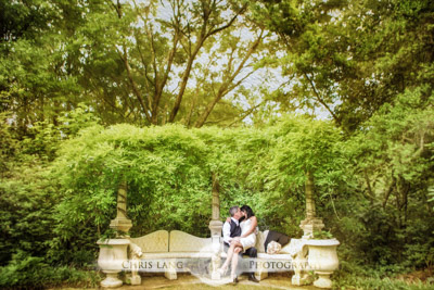 Image of bride & groom in Airlie Gardens - Airlie Gardens Wedding Photographers
