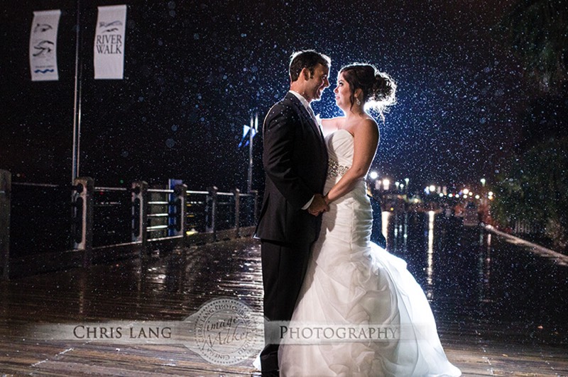 Picture or Bride & Groom in Downtown Wilmington NC RIverfront
