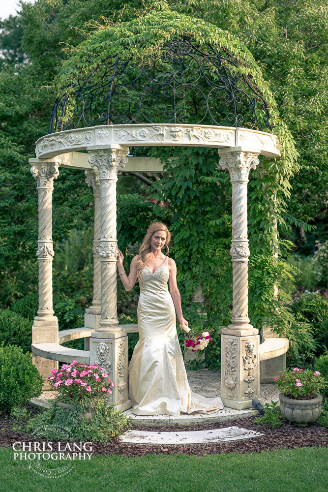 garden bridals - bridal portrait photography - bridal portraits - bride - wedding dress - ideas - wilmington nc -