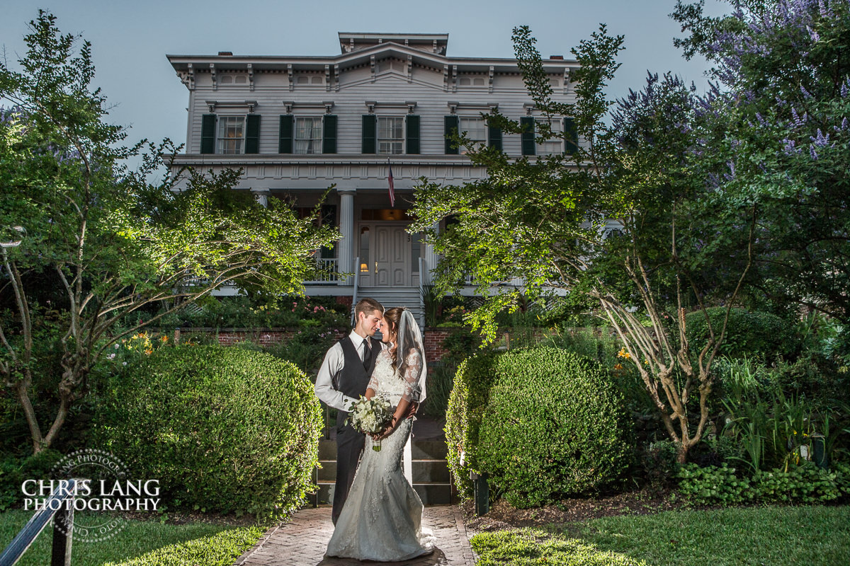 city club weddings - bride & groom photo - bride & groom photo ideas - bride & groom photography - wilmington  nc wedding  wedding photography