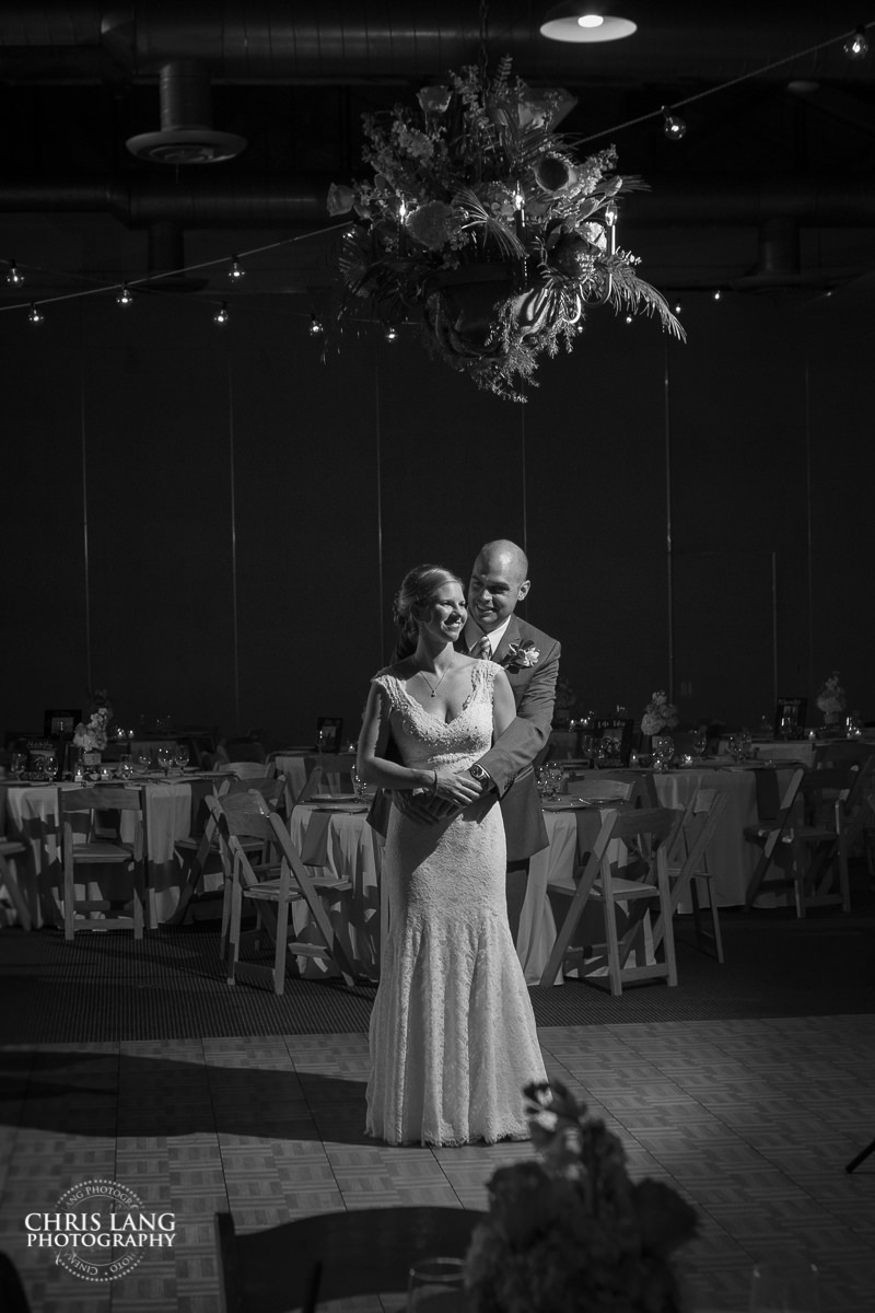 coastline convention center weddings - bride & groom photo - bride & groom photo ideas - bride & groom photography - wilmington  nc wedding  wedding photography