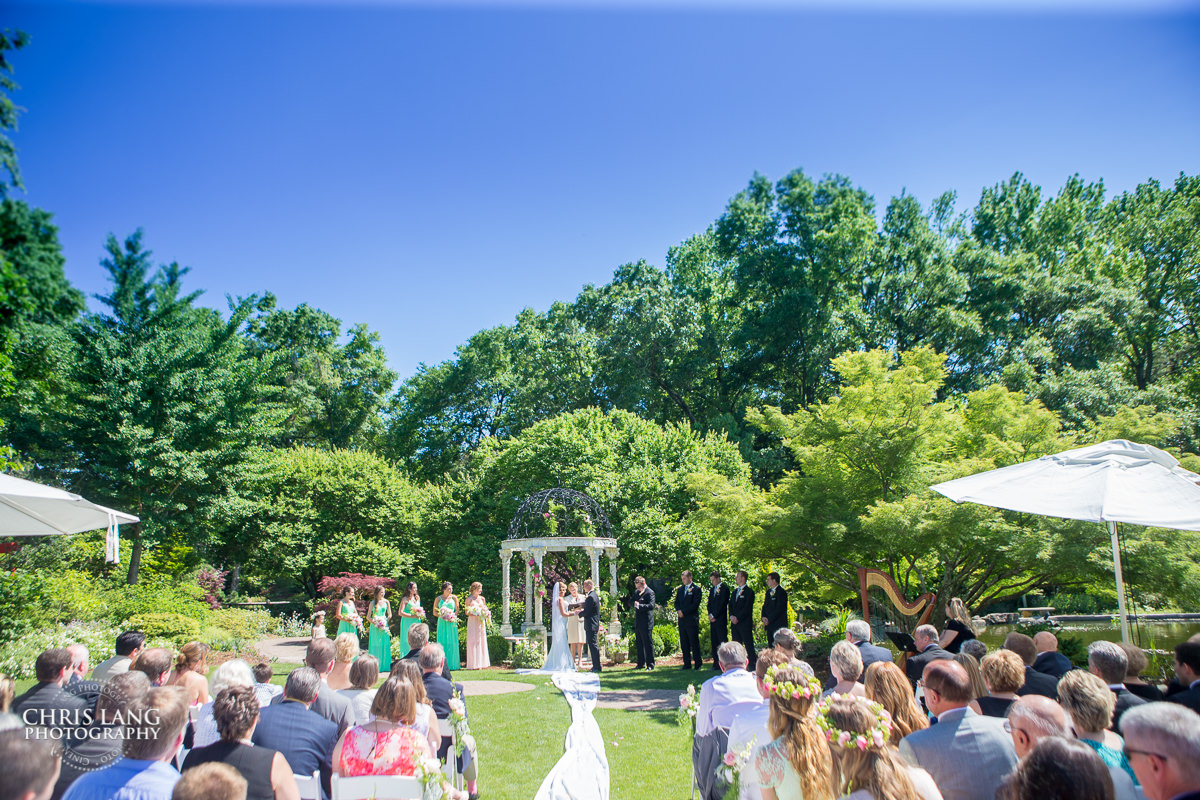 the arboretum-wilmington nc - wedding ceremony photo - wedding ceremonies - bride - groom - bridal party - wedding ceremony photography - ideas