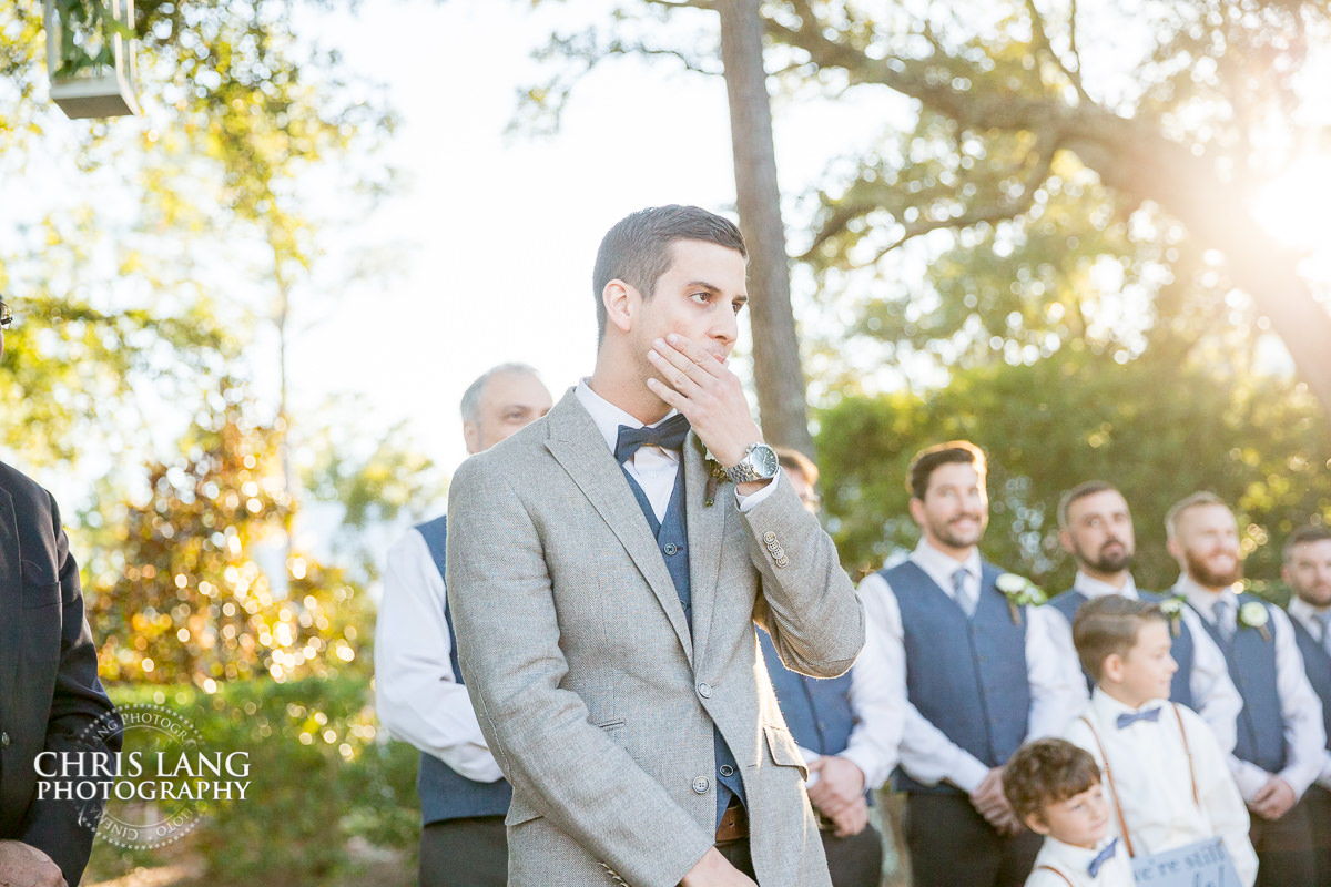 groom first look of bride  - wedding ceremony photo - wedding ceremonies - bride - groom - bridal party - wedding ceremony photography - ideas