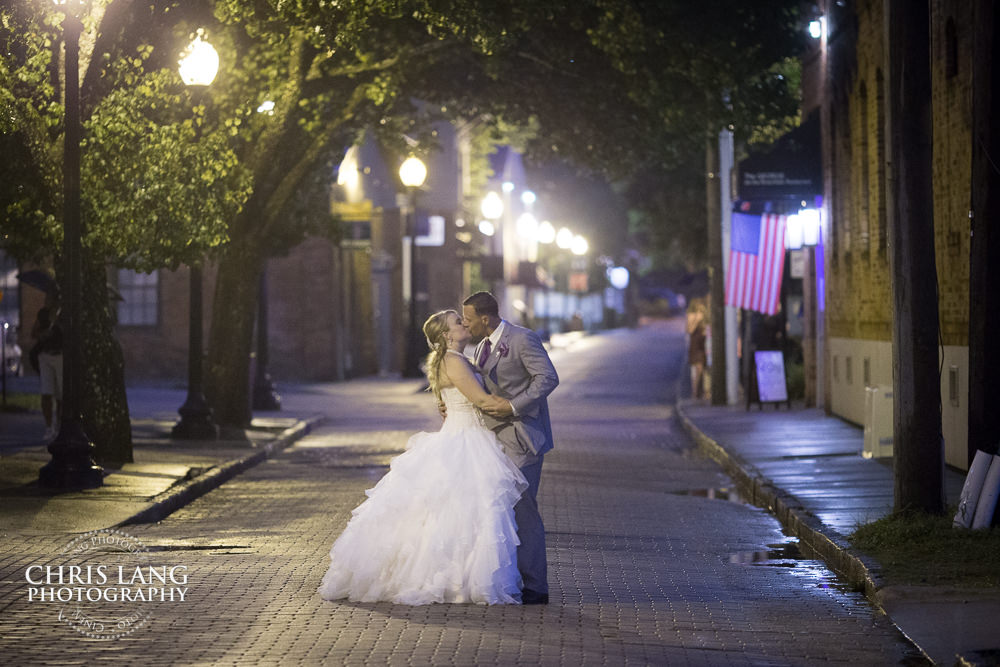 Downtown Wilmington NC Weddings - night wedding photography - evening wedding photos- bride - groom - wedding photo ideas - 