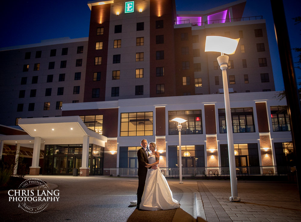 embassy suites wedding - wilmington nc - wedding photo - wedding and event venues - bride & groom sunset photo