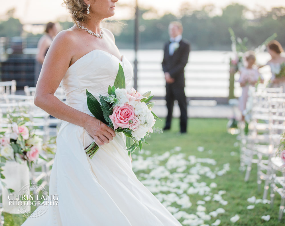 bride - bridal flowers - wedding at embassy suites by hilton - wilmington nc - wedding photo - wedding reception - wedding decor - wedding and event venues - wedding dress