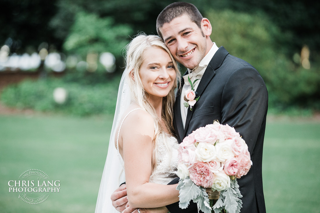 bride & groom - wilmington wedding photography - wedding photo ideas - natural light wedding photography - Airllie Gardens