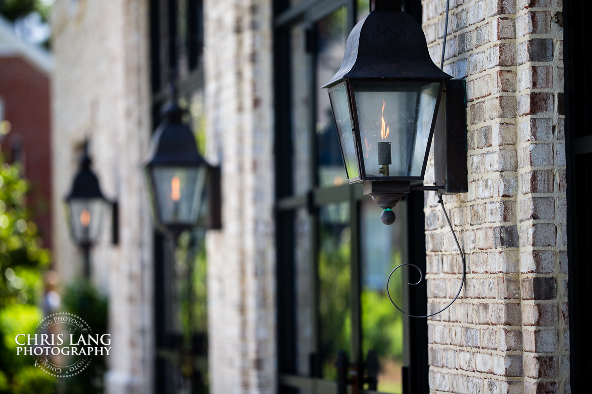 image of the gas lamps in front of Wrightsville Manor - Wilmington NC - Wedding Venues - places to get married 